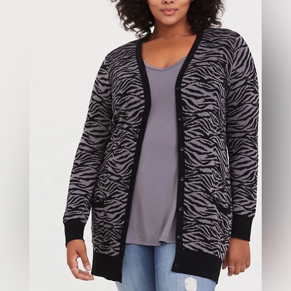Torrid Women’s ~ Size 1X ~ Zebra Print Front Button Long Cardigan
